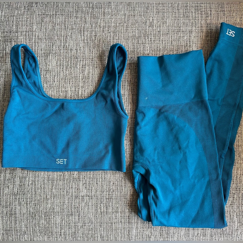 Sculptflex Leggings and Bra Set in Cove (Size Small)